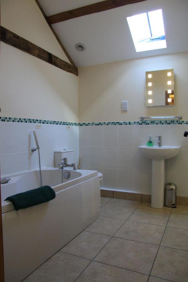 שרוסברי The Granary Self Catering Cottage מראה חיצוני תמונה